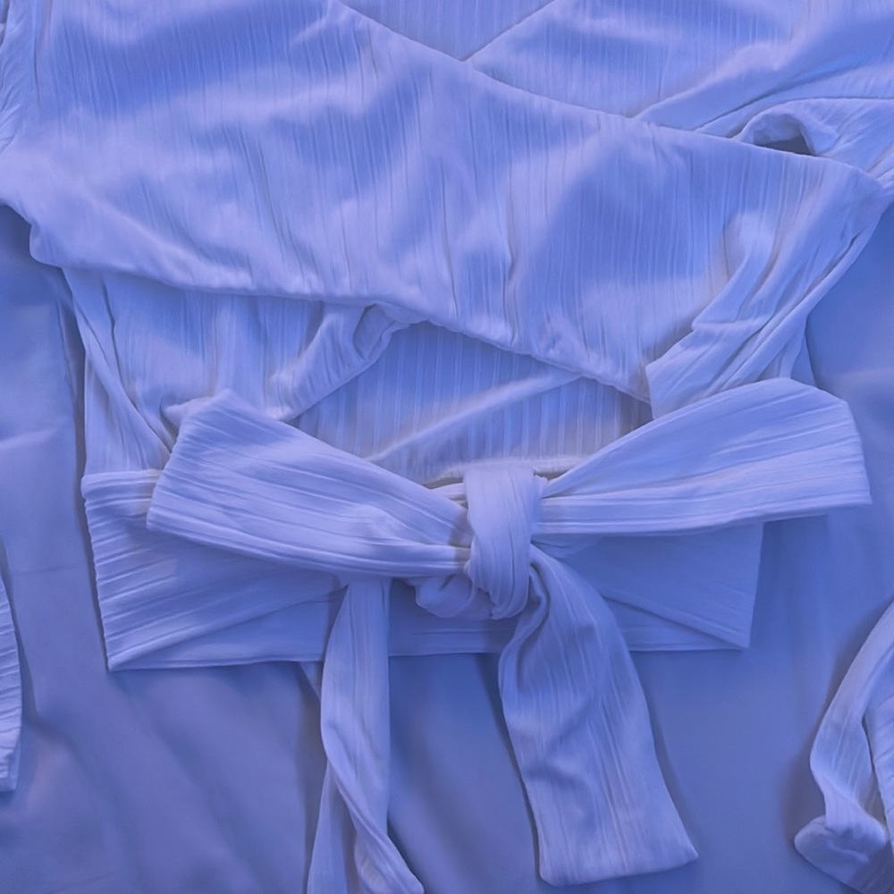 White Top - Picture 3 of 3